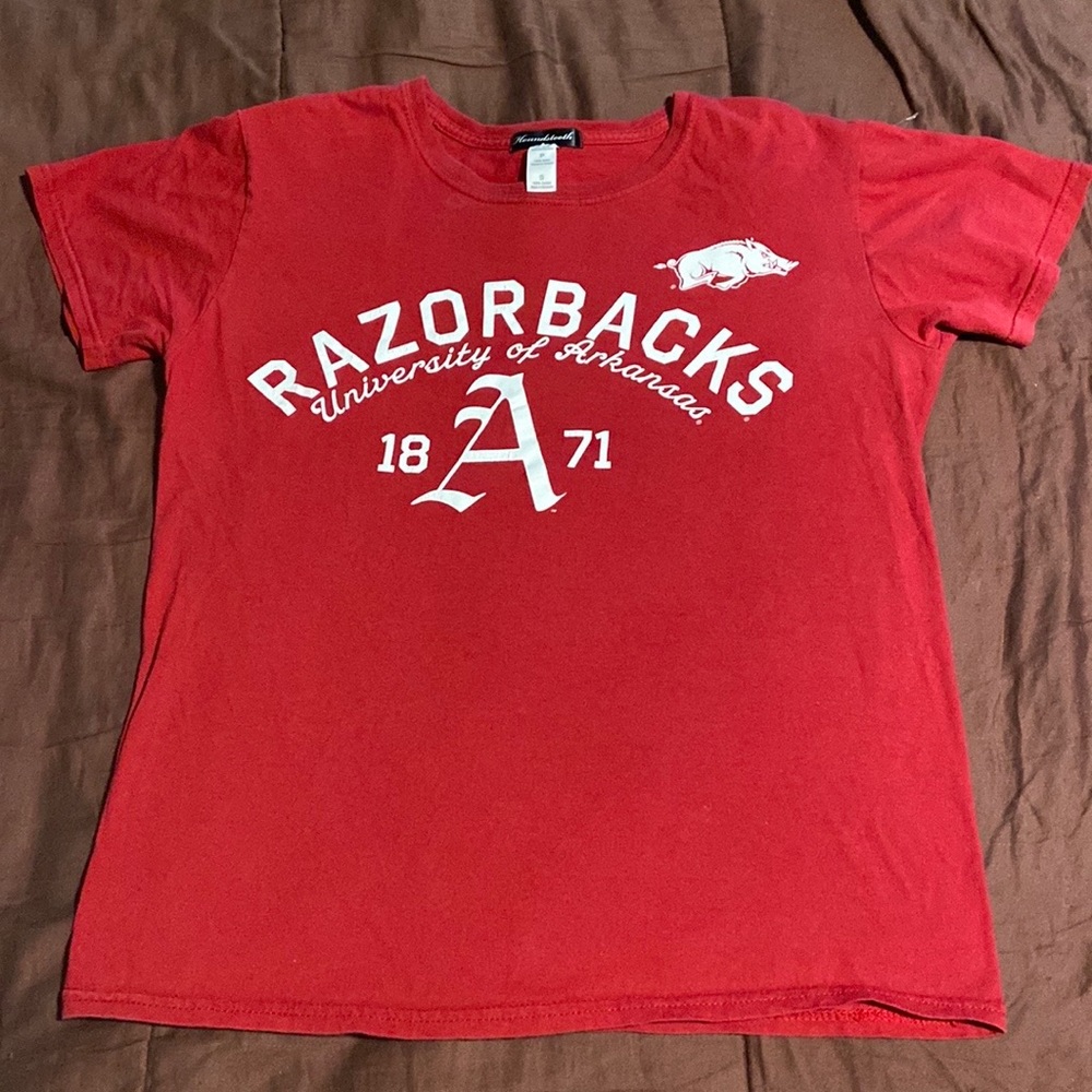 Arkansas Razorback Themed Tee by Houndstooth Brand. GUC!